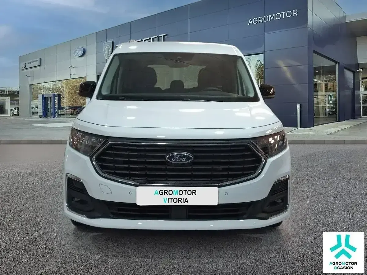 Usado Ford Tourneo Connect Titanium 122 CV (89 kW) 2022 Blanco Monovolumen