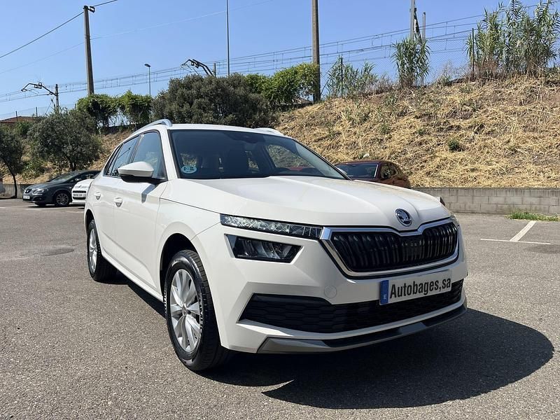 Usado Skoda Kamiq Style 110 CV (80 kW) 2021 Blanco SUV