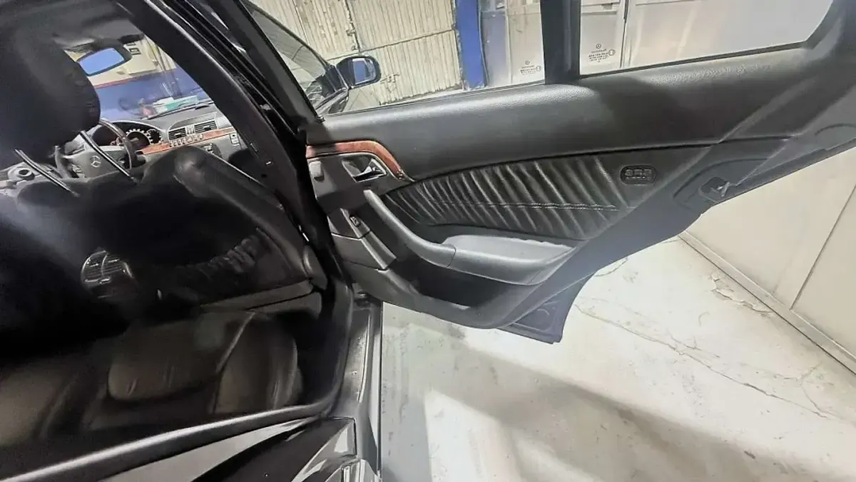 Usado Mercedes S500 306 CV (225 kW) 1998 Negro Berlina