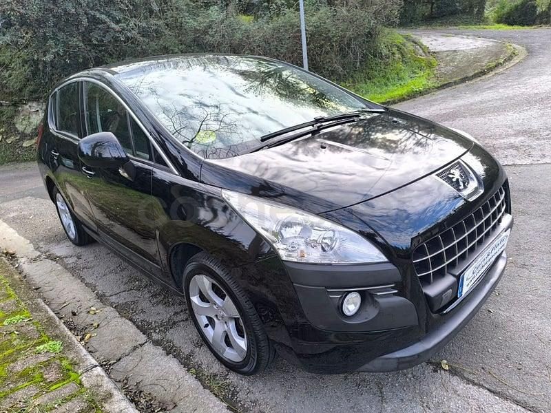 Usado Peugeot 3008 Active 115 CV (84 kW) 2013 Negro Familiar