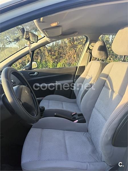 Usado Peugeot 307 110 CV (80 kW) 2004 Blanco Berlina