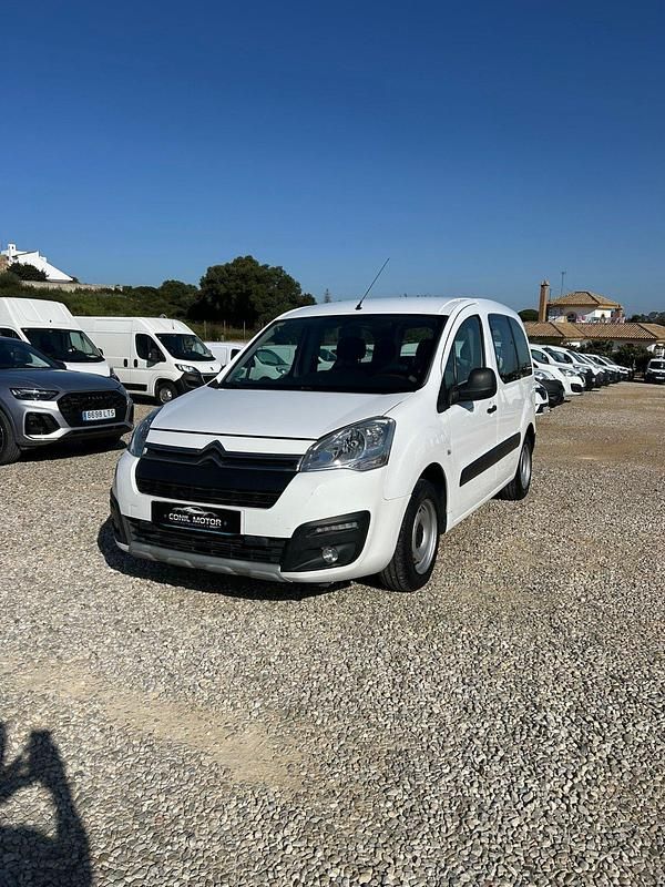Usado Citroën Berlingo Live 75 CV (55 kW) 2018 Blanco Monovolumen