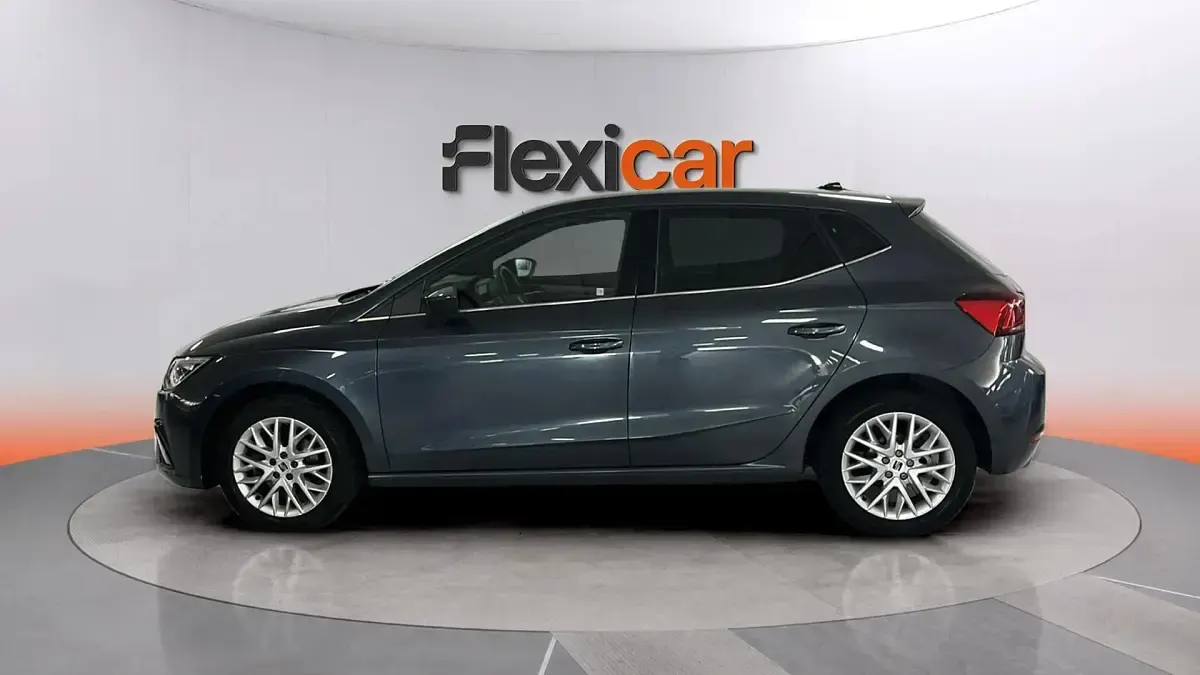 Usado Seat Ibiza 116 CV (85 kW) 2024 Gris Utilitario