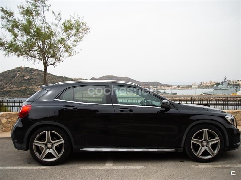 Usado Mercedes GLA200 AMG line 136 CV (100 kW) 2014 Negro SUV