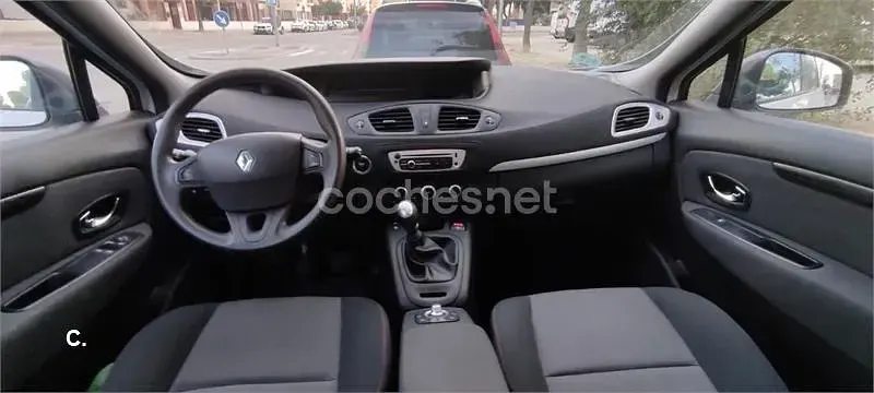 Usado Renault Scénic III 95 CV (69 kW) 2016 Blanco Monovolumen