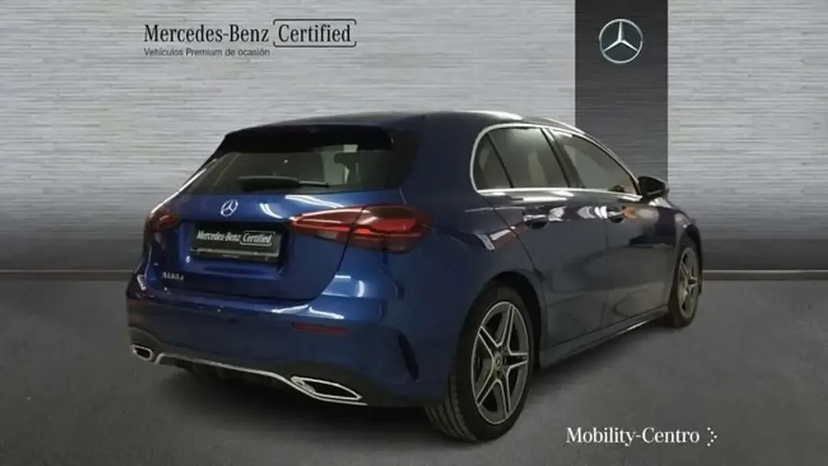 Usado Mercedes A180 109 CV (80 kW) 2024 Azul Utilitario