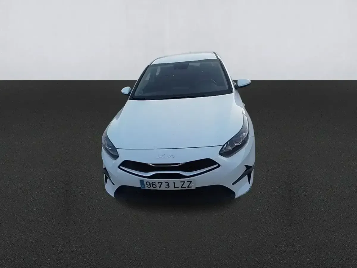 Usado Kia Ceed 101 CV (74 kW) 2022 Blanco Utilitario