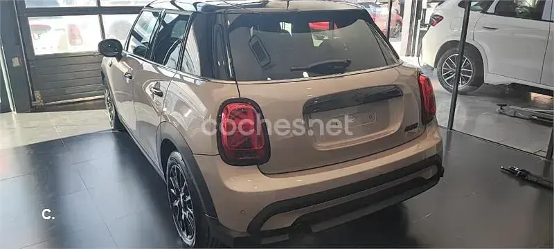 Usado Mini Cooper 136 CV (100 kW) 2023 Beige Utilitario