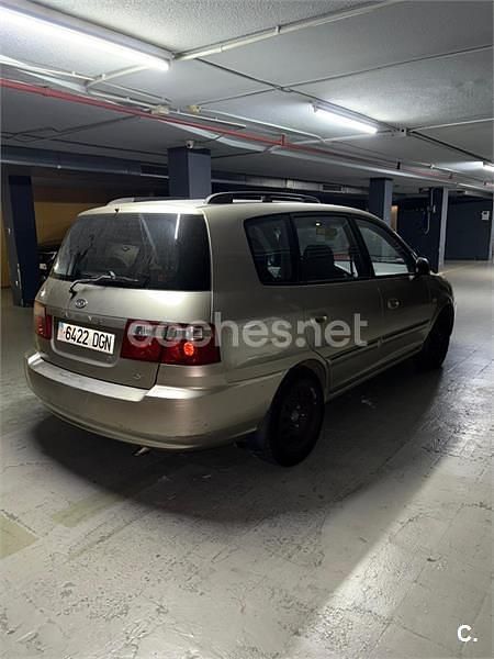 Usado Kia Carens LX 112 CV (82 kW) 2005 Beige Monovolumen