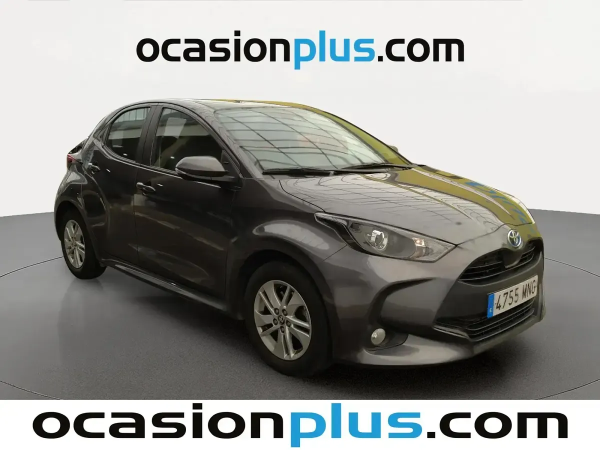 Usado Toyota Yaris Business Edition 116 CV (85 kW) 2024 Gris Utilitario