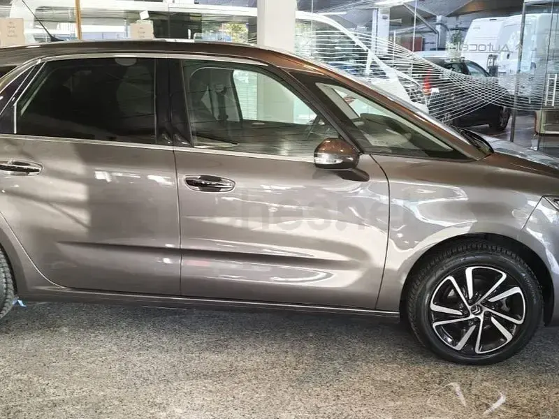 Usado Citroën C4 Picasso Feel 130 CV (95 kW) 2017 Marrón Monovolumen