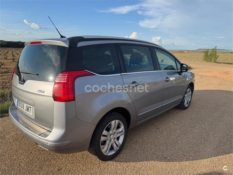 Gris / plata Usado 2016 Peugeot 5008 Style Monovolumen | 11.500 € (Precio justo) - Imagen 1/4