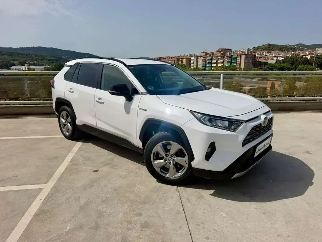Usado Toyota RAV4 Hybrid Advance 222 CV (163 kW) 2022 Blanco SUV