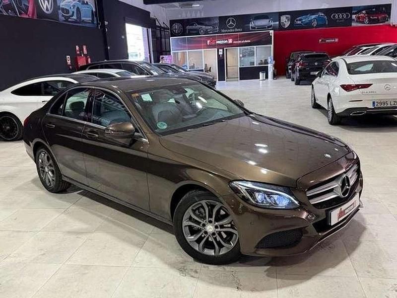 Usado Mercedes C220 170 HP (125 kW) 2016 Castanho Sedan