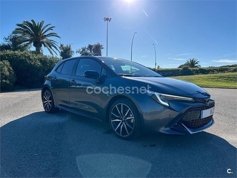 Usado Toyota Corolla 196 CV (144 kW) 2023 Gris / plata Berlina