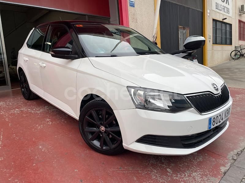 Blanco Usado 2017 Skoda Fabia Berlina | 6499 € (Precio justo) - Imagen 1/4
