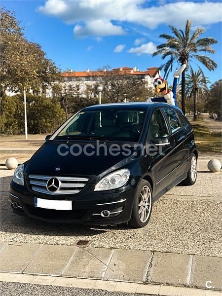 Usado Mercedes B180 109 CV (80 kW) 2011 Negro Monovolumen