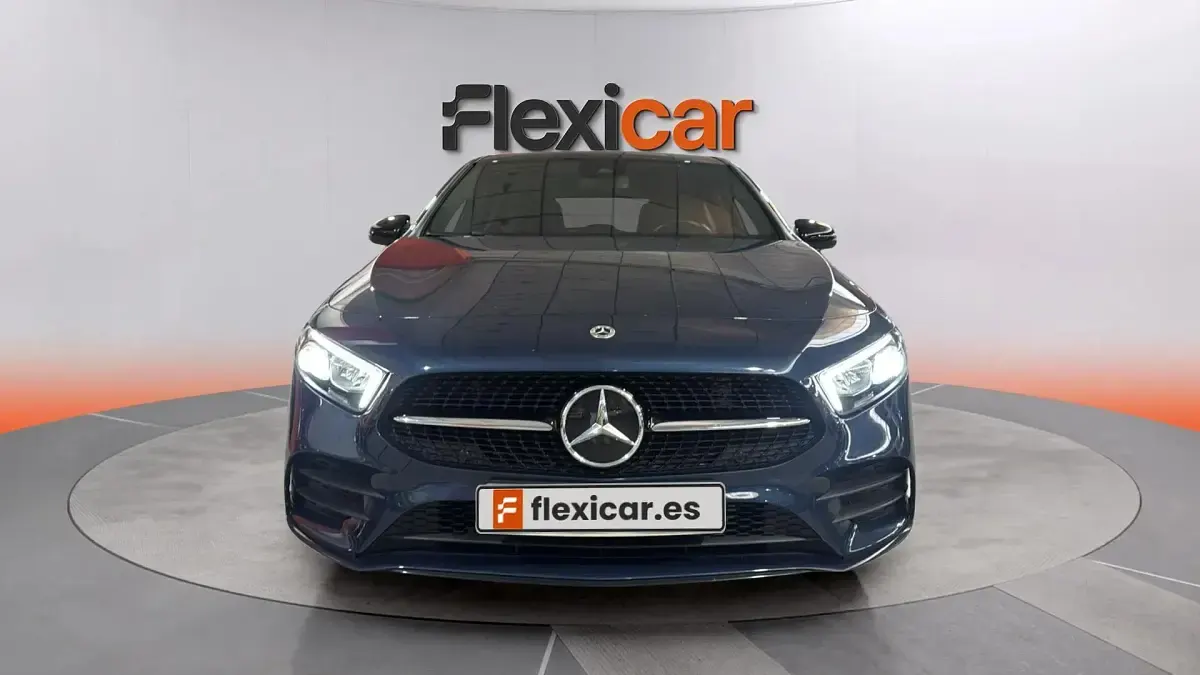 Usado Mercedes A180 116 CV (85 kW) 2022 Azul Berlina