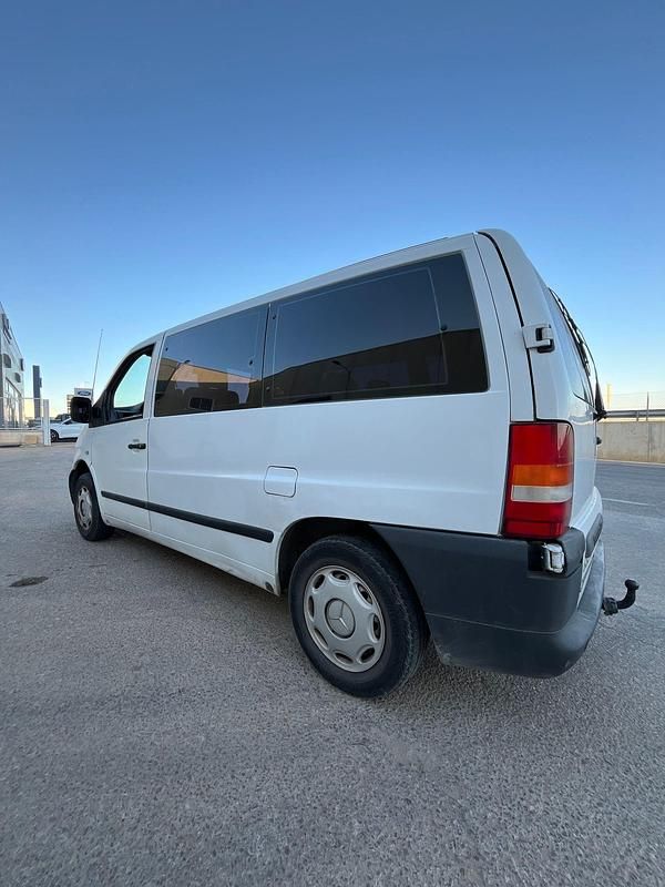 Usado Mercedes Vito 102 CV (75 kW) 2000 Gris Van