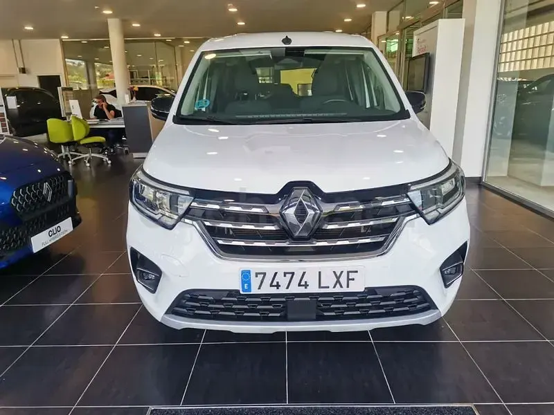 Usado Renault Kangoo 95 CV (69 kW) 2022 Blanco Monovolumen