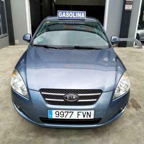 Usado Kia Ceed Active 126 CV (92 kW) 2007 Gris Utilitario
