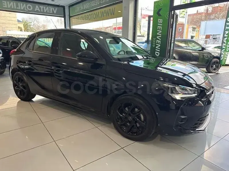 Usado Opel Corsa GS Line 100 CV (73 kW) 2022 Negro Utilitario