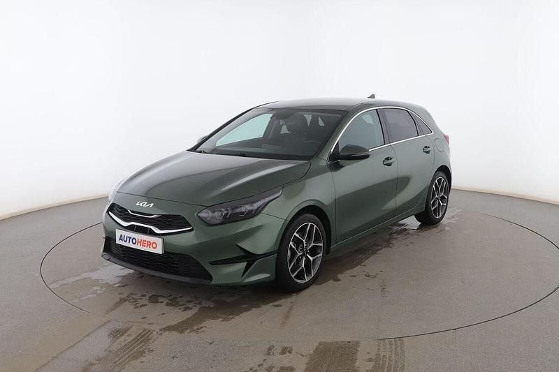 Usado Kia Ceed 101 CV (74 kW) 2022 Verde Utilitario