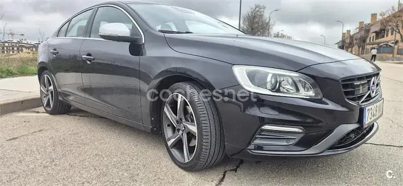 Usado Volvo S60 R-Design Momentum 181 CV (133 kW) 2014 Negro Berlina
