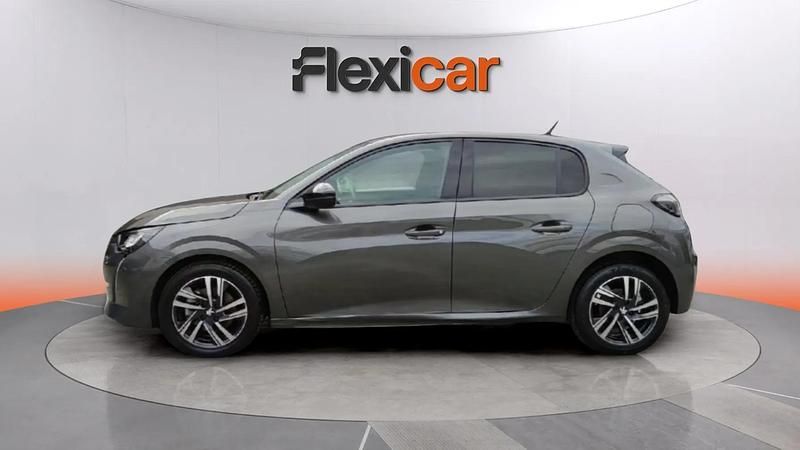 Usado Peugeot 208 Allure 101 CV (74 kW) 2023 Gris Utilitario