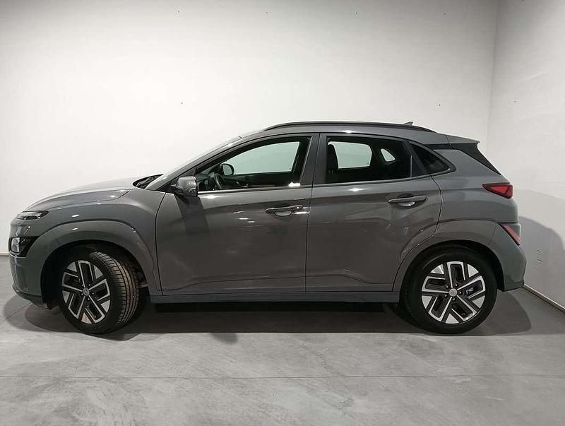 Usado Hyundai Kona 100 kW (136 CV) 2021 Gris SUV