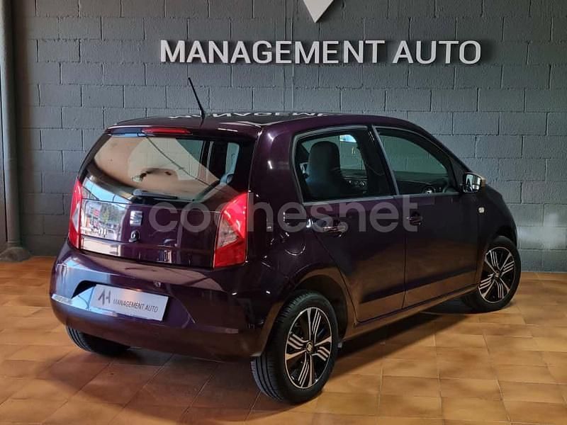 Usado Seat Mii Cosmopolitan 60 CV (44 kW) 2018 Violeta / lila Utilitario