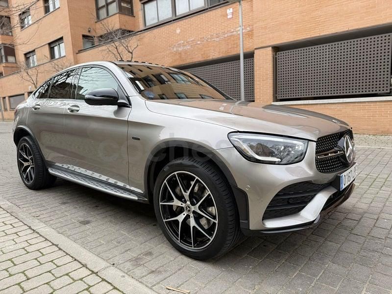 Usado Mercedes GLC300e 320 CV (235 kW) 2021 Gris / plata Coupe