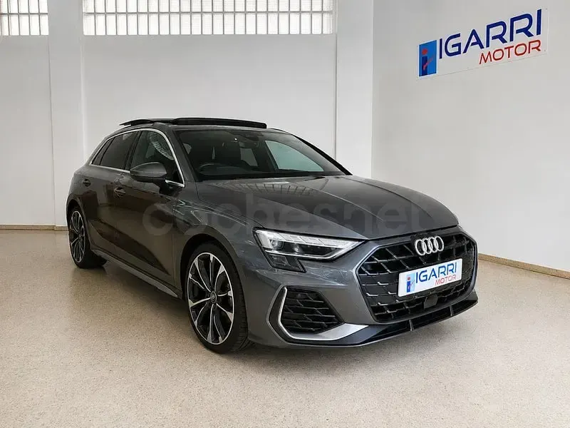 Usado Audi A3 Sport 333 CV (244 kW) 2024 Gris / plata Berlina