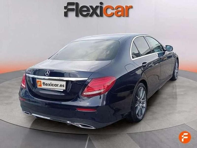 Usado Mercedes E220 194 CV (142 kW) 2020 Azul Berlina