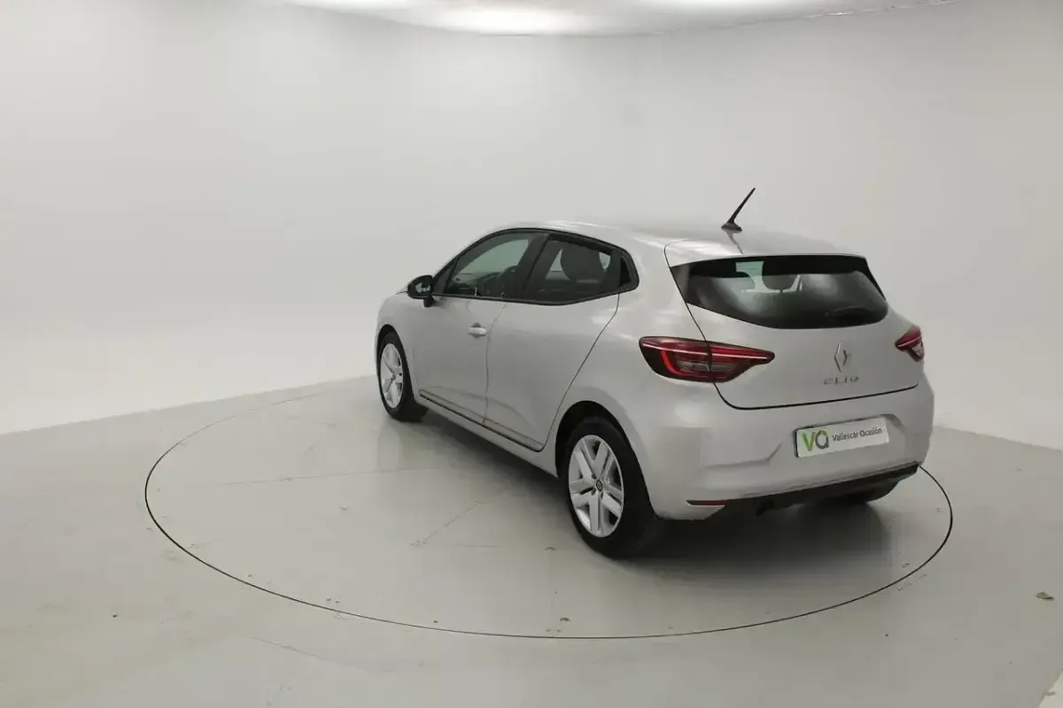Usado Renault Clio V Zen 101 CV (74 kW) 2020 Plateado Utilitario