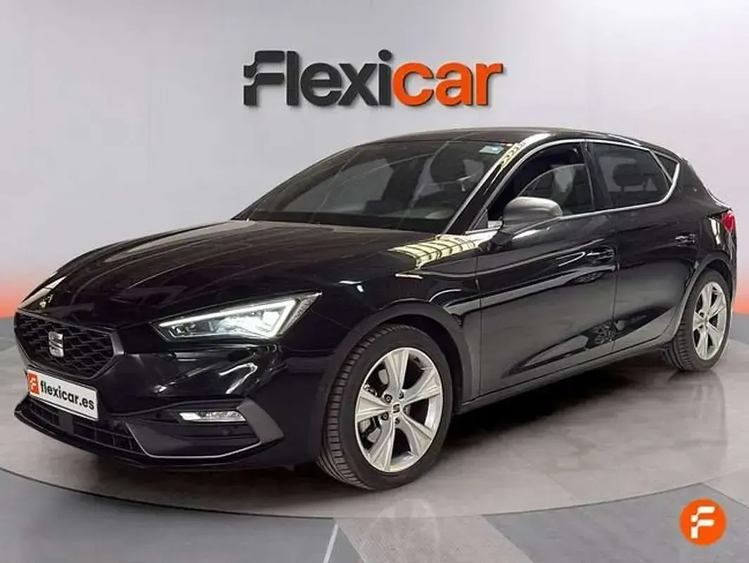 Usado Seat Leon FR 116 CV (85 kW) 2025 Negro Familiar