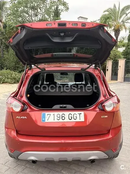 Usado Ford Kuga Titanium 136 CV (100 kW) 2008 Rojo SUV