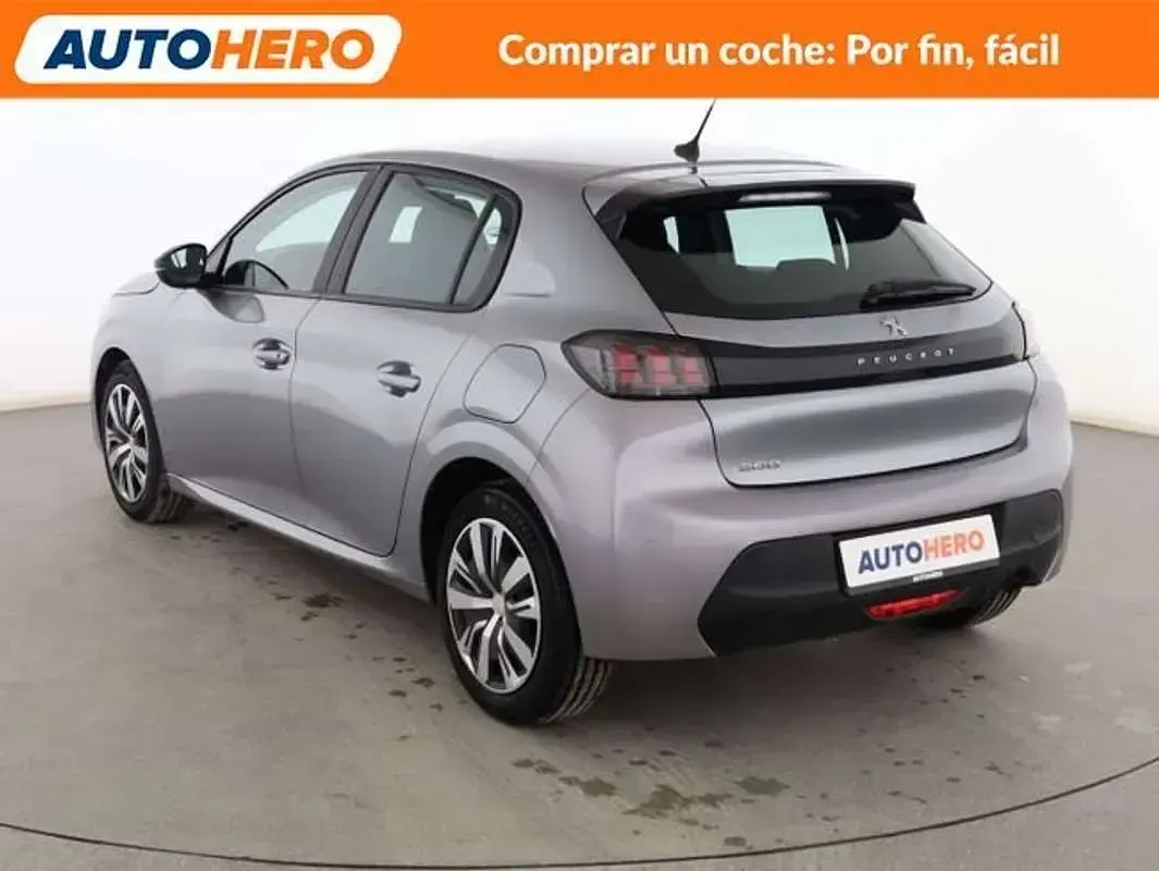 Usado Peugeot 208 Active 75 CV (55 kW) 2023 Gris Utilitario