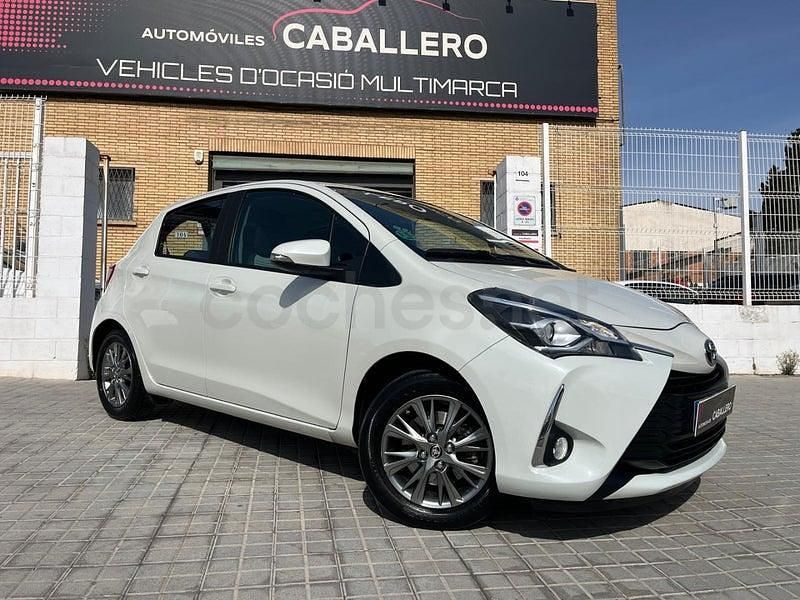 Usado Toyota Yaris Active 111 CV (81 kW) 2017 Blanco Berlina