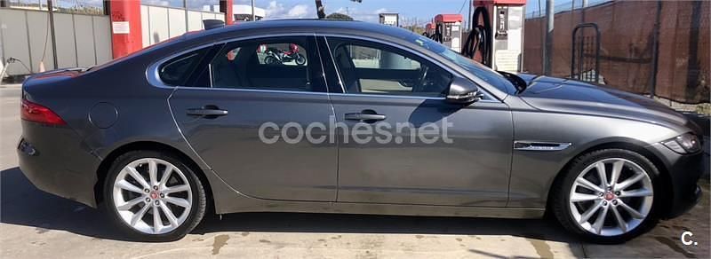 Gris / plata Usado 2015 Jaguar XF Prestige Berlina | 19.900 € - Imagen 1/4