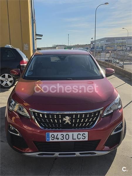 Usado Peugeot 3008 Allure 130 CV (95 kW) 2019 Granate SUV