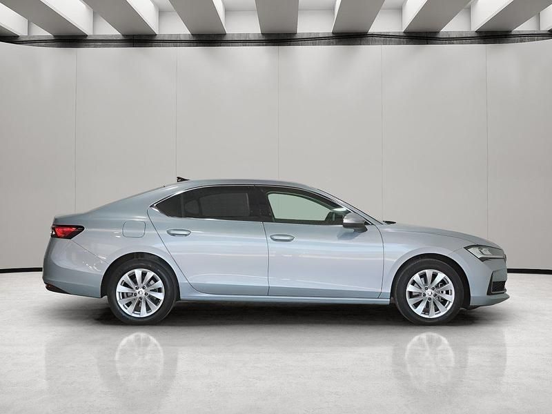 Usado Skoda Superb Selection 150 CV (110 kW) 2024 Gris Familiar