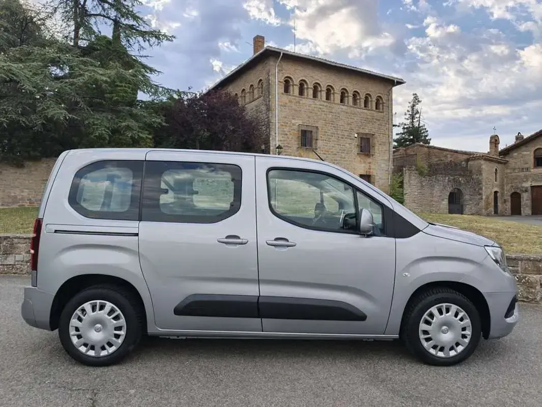 Usado Opel Combo Life Selective 102 CV (75 kW) 2019 Gris Monovolumen