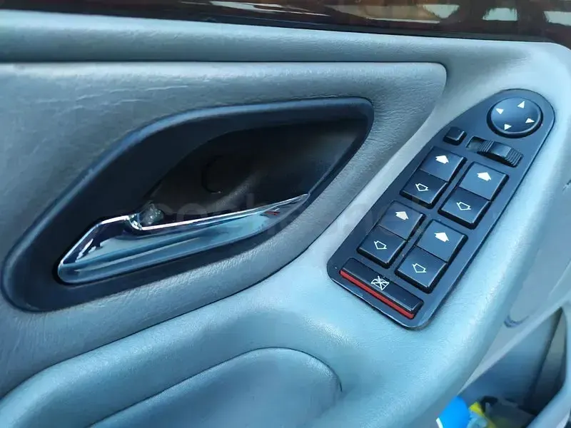 Usado BMW 740 Comfort Edition 286 CV (210 kW) 1999 Azul Berlina