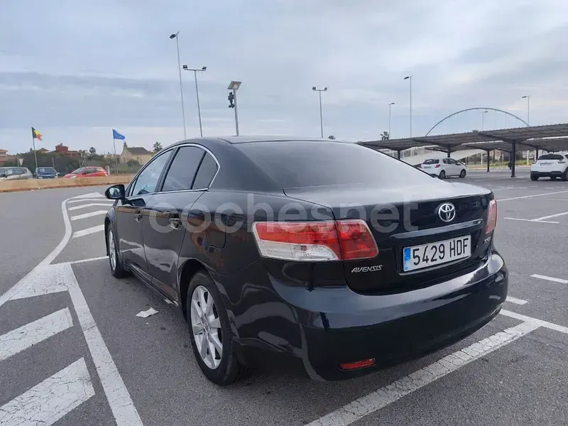 Usado Toyota Avensis Active 126 CV (92 kW) 2011 Azul Berlina