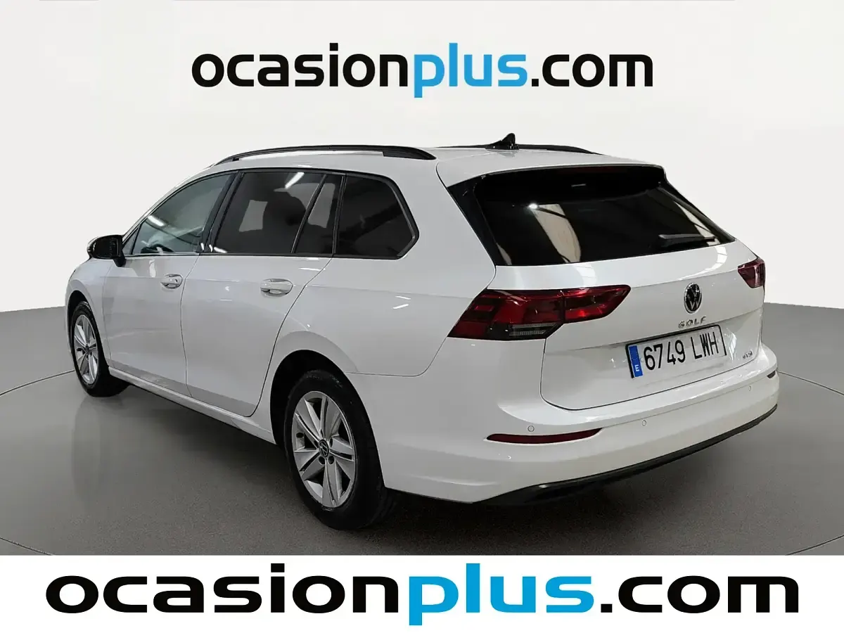 Usado VW Golf VIII Life 110 CV (80 kW) 2022 Blanco Familiar