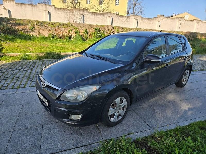 Usado Hyundai i30 Style 115 CV (84 kW) 2010 Gris / plata Berlina