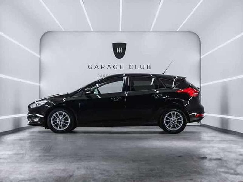 Usado Ford Focus Trend+ 120 CV (88 kW) 2016 Negro Utilitario