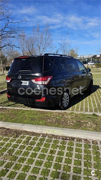 Usado Ssangyong (KGM) Rodius Limited 155 CV (114 kW) 2014 Negro Monovolumen