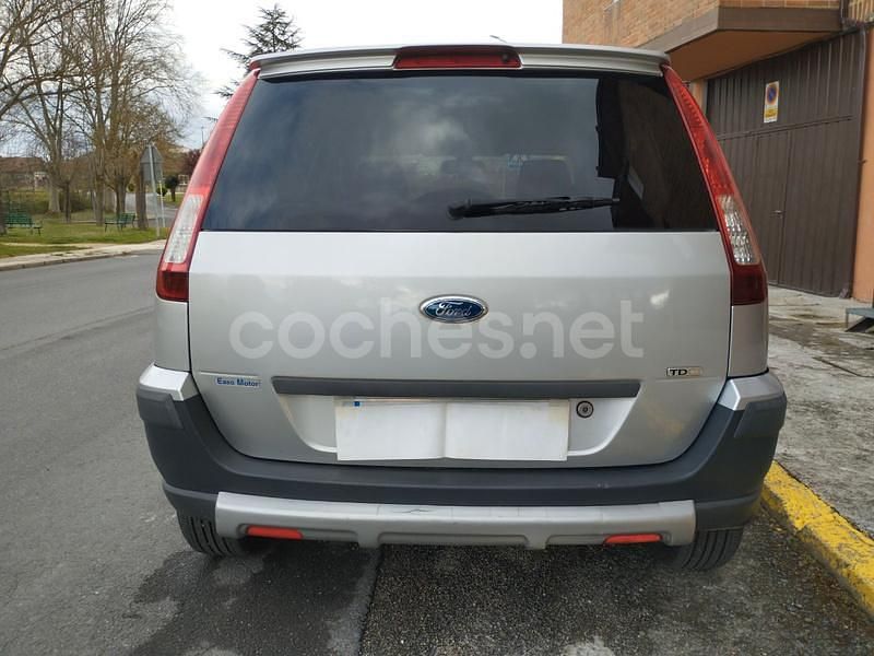 Usado Ford Fusion 90 CV (66 kW) 2008 Gris / plata Berlina